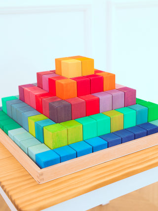 XXL-Stufenpyramide