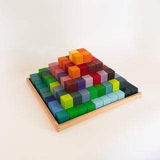 XXL-Stufenpyramide